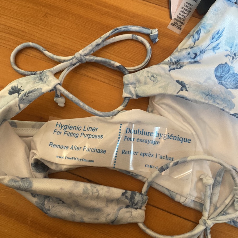 BNWT Victoria’s Secret String Bikini - Picture 6 of 6